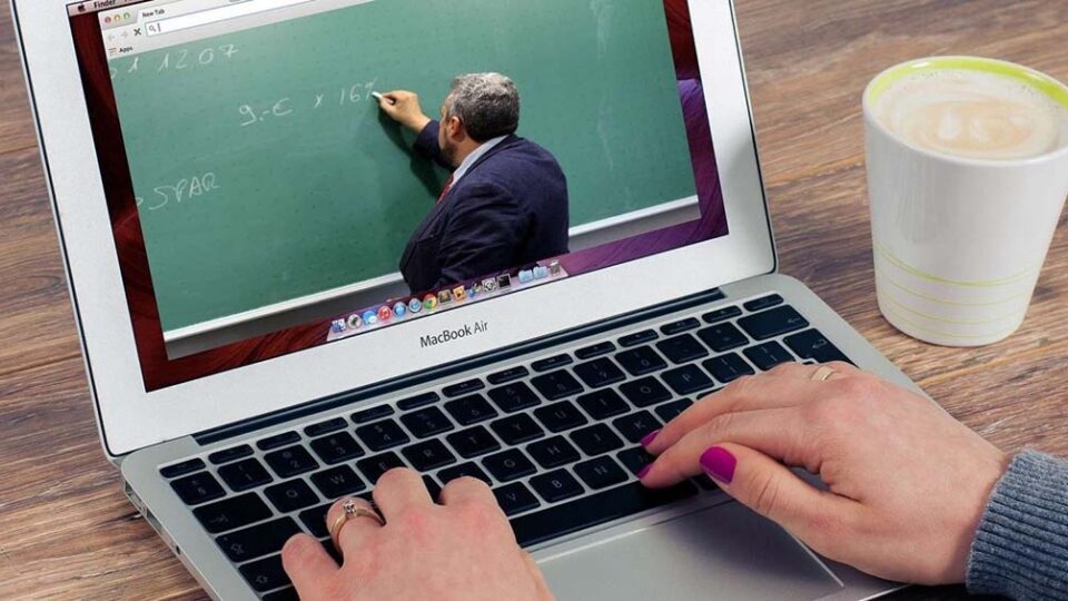 sistema universitario clases virtuales
