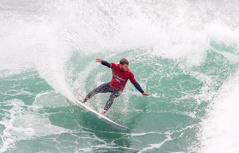 Lele Usuna surf