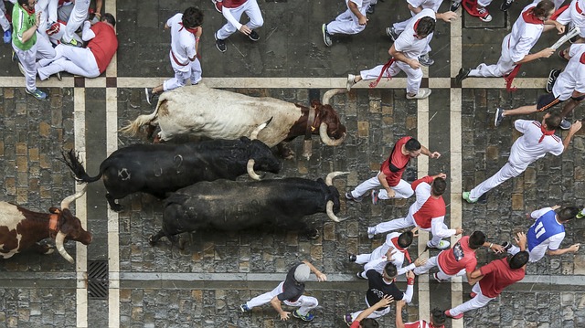 corrida de toros. peatones