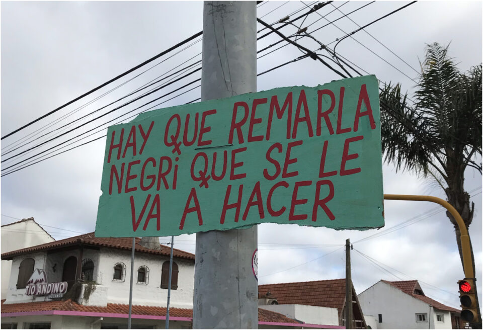 ¿Quién está detrás de los carteles misteriosos?