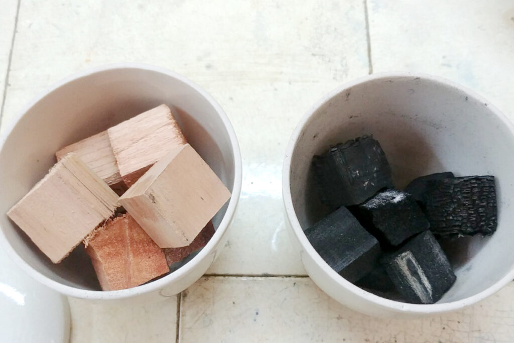 madera y carbón de eucalyptus