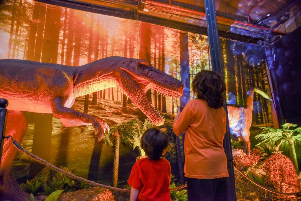 Muestra Viven Dinosaurios