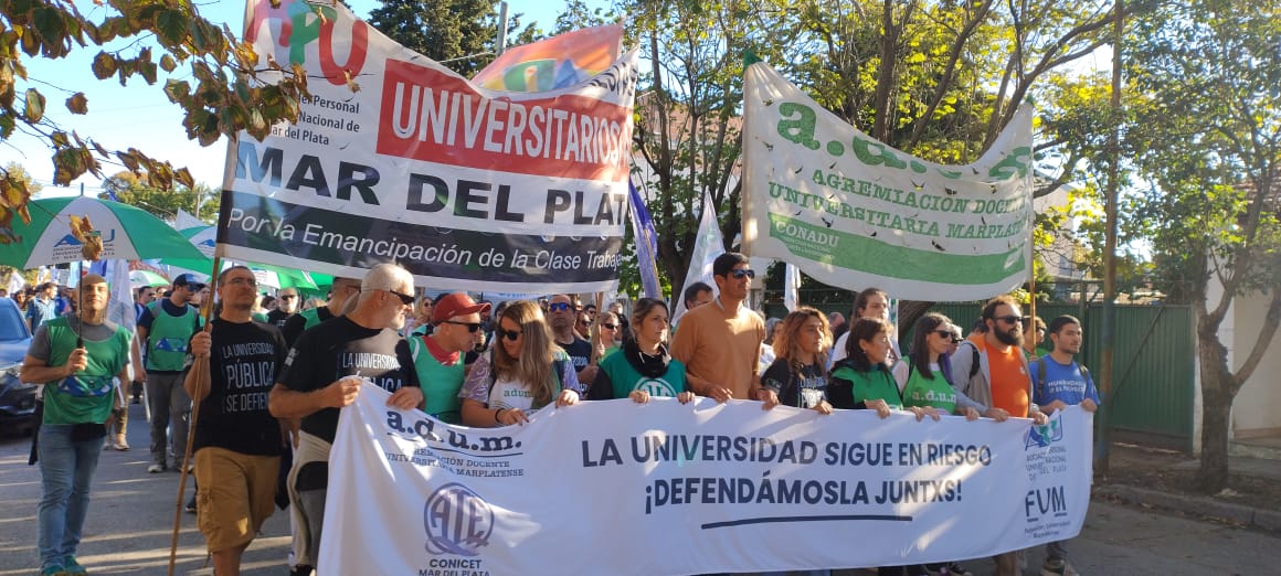 Docentes universitarios comenzaron un paro nacional de 72 horas - Bacap ...