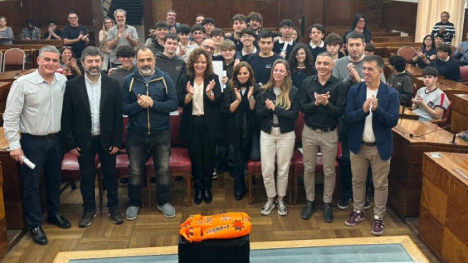 reconocimiento a alumnos del Tavelli