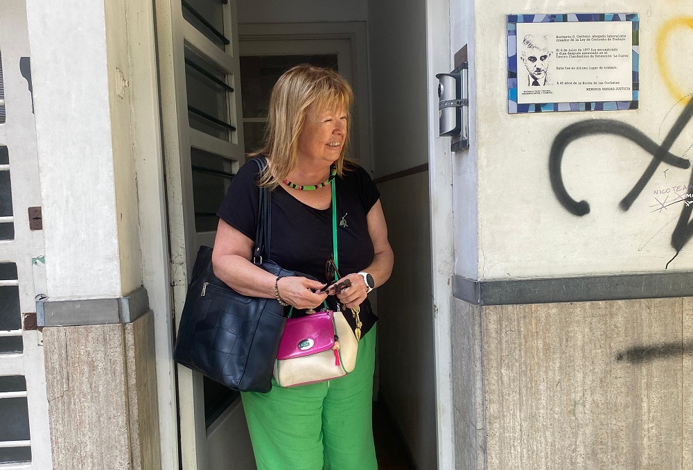 Puerta del estudio jurídico que supo ser de Norberto Centeno.